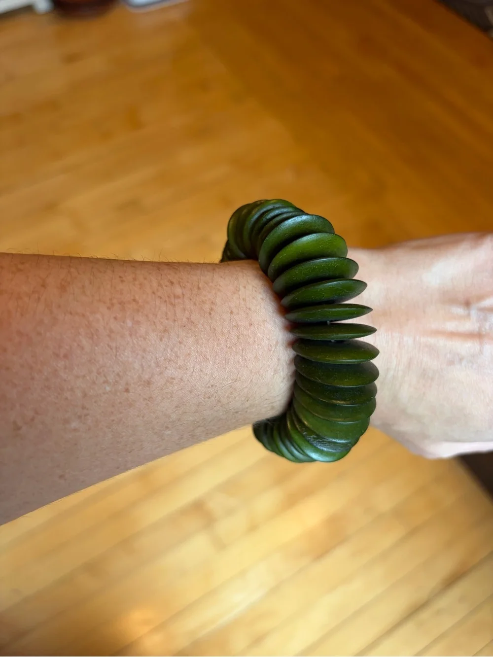 Chunky Green Wood Graduated Disc Stretch Bracelet Boho Statement Jewelry